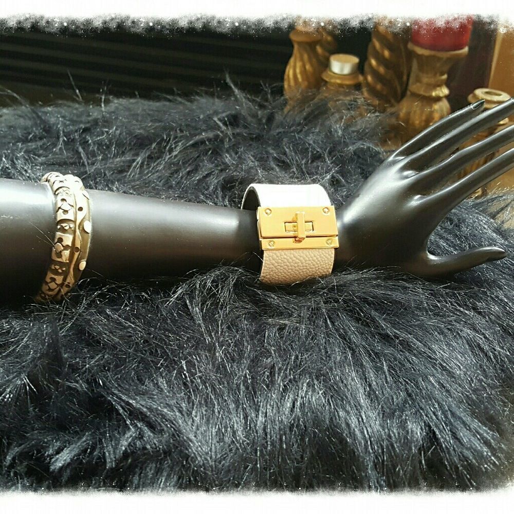 💥💥💥WHITE PEBBLED LEATHER WRAP💥💥💥 - Picture 2 of 5
